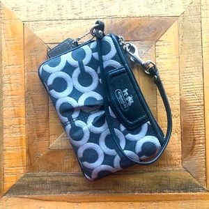 💰PRICE DROP💰EUC Coach signature wristlet